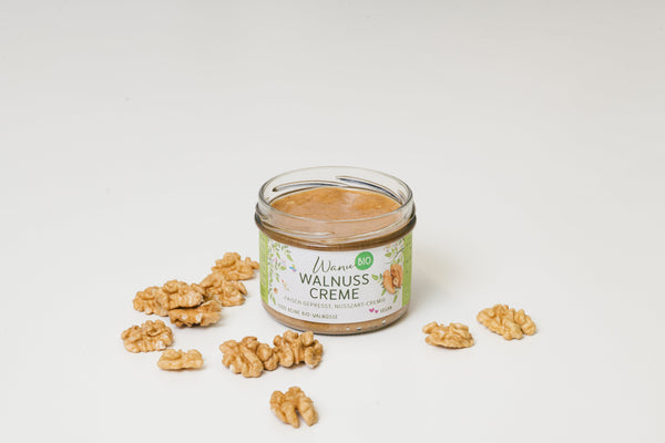 Geschenkbox Bio Walnuss-Trio: 100 ml Öl, 150 g Mus, 150 g Walnusskerne